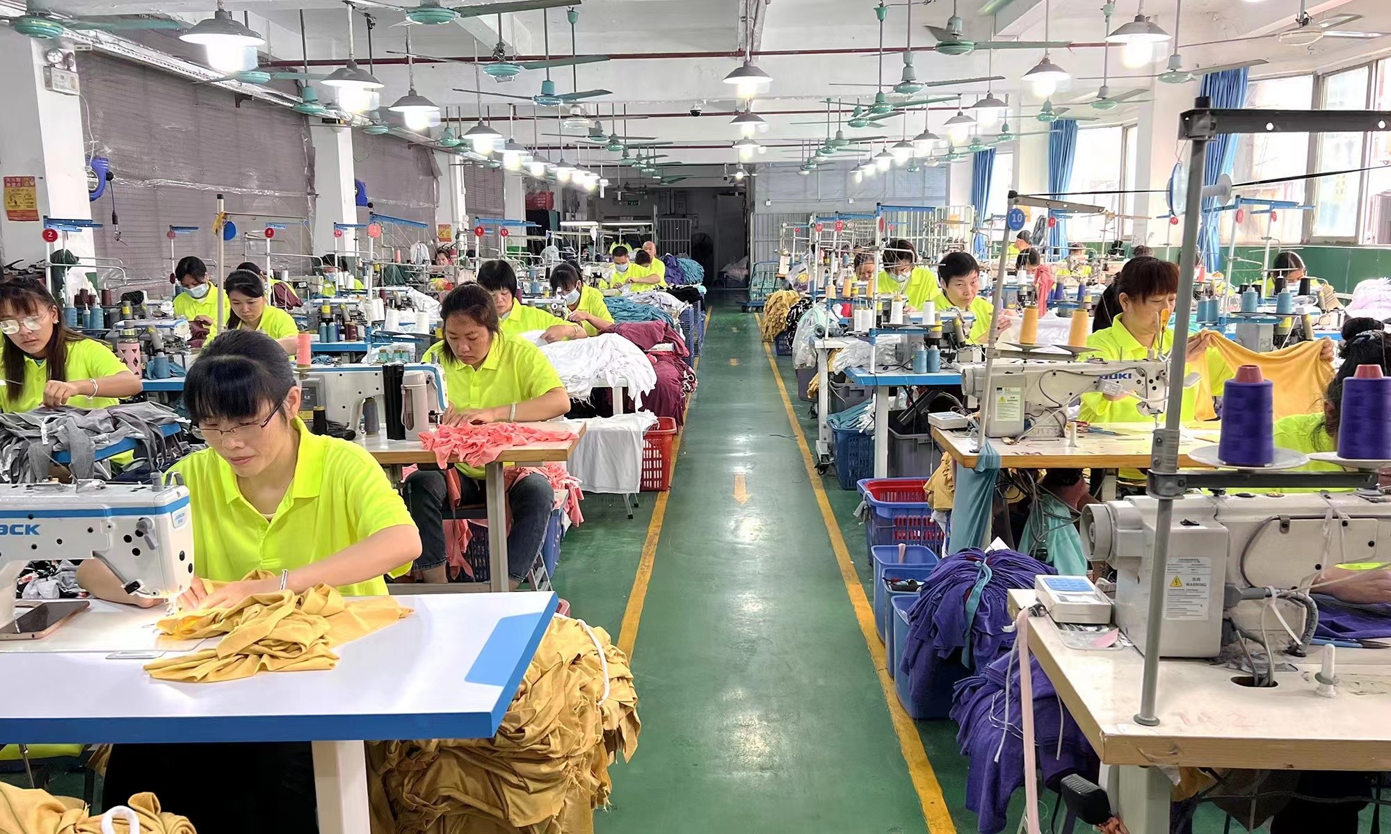 Guangzhou Vinas clothing technology Co., LTD สายการผลิตของโรงงาน