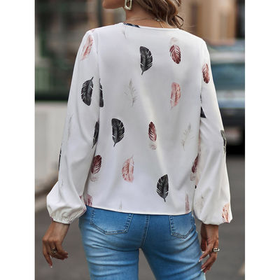 เสื้อยืด V-Neck หนังขนนก ผู้หญิง