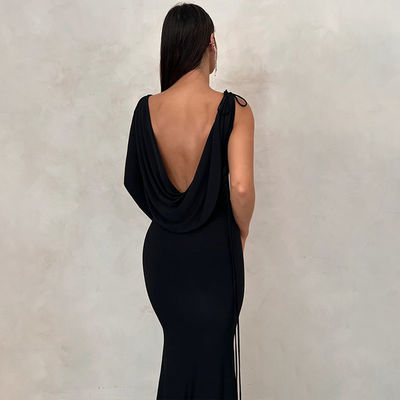 V Neck Slim Evening Dress สีแข็ง สายด้ายไหล่เดียว ห้องดํา ชุดเย็นเซ็กซี่