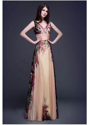 ชุดเย็นสลิมฟิตสวยงาม ชุดดอกไม้อลังการที่มีไหล่