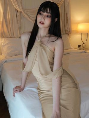 สไตล์ใหม่ในช่วงซัมเมอร์ สไตล์ต่างประเทศ กระโปรงสกอร์ต สาวเซ็กซี่ ไม่มีหลัง