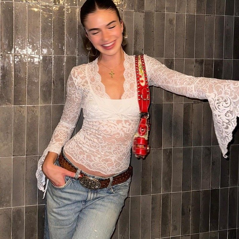 สาวใหม่เซ็กซี่ลึก V ผอมใส่ทุกอย่าง สั้น ผัดส่วนจําเพาะ ผ้าพันคอแขนยาว